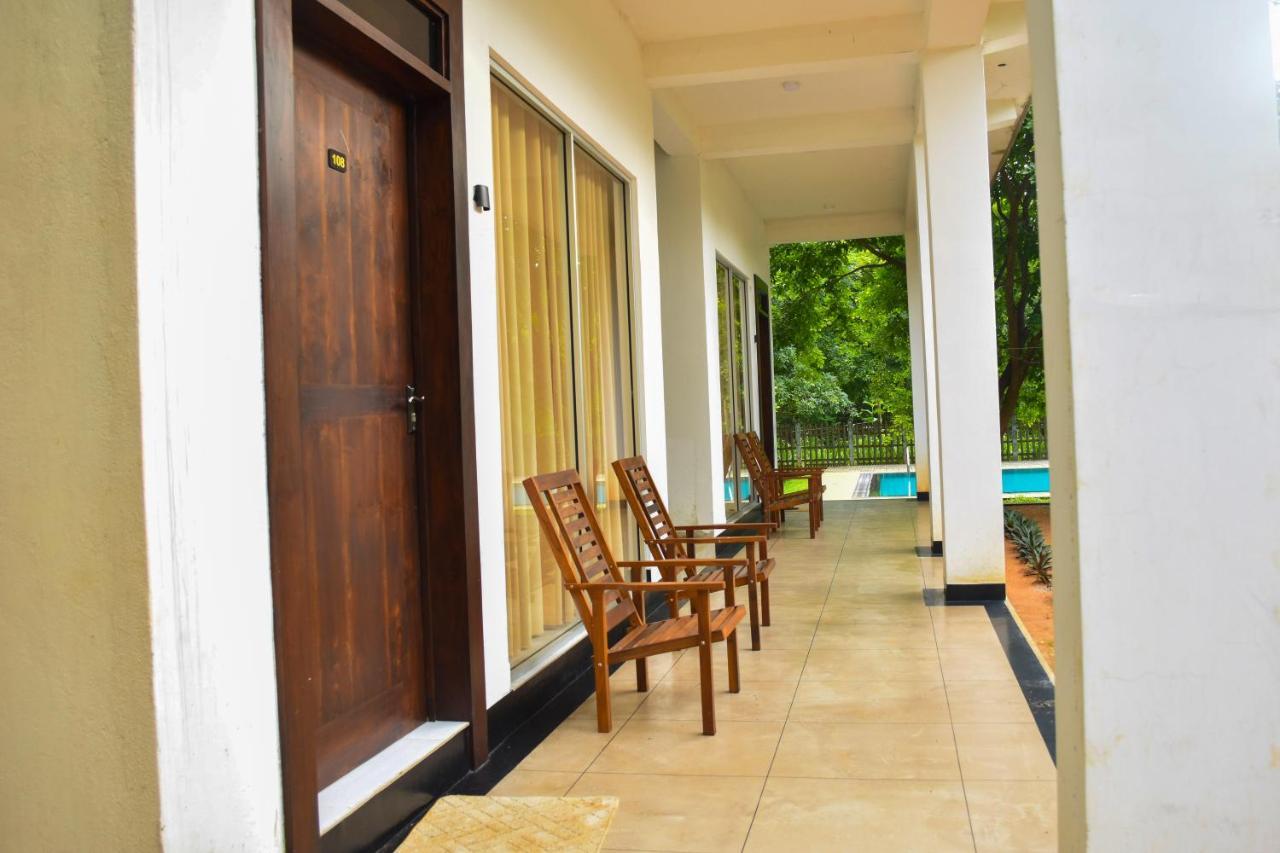 Pivisuma Dambulla Hotel Exterior photo